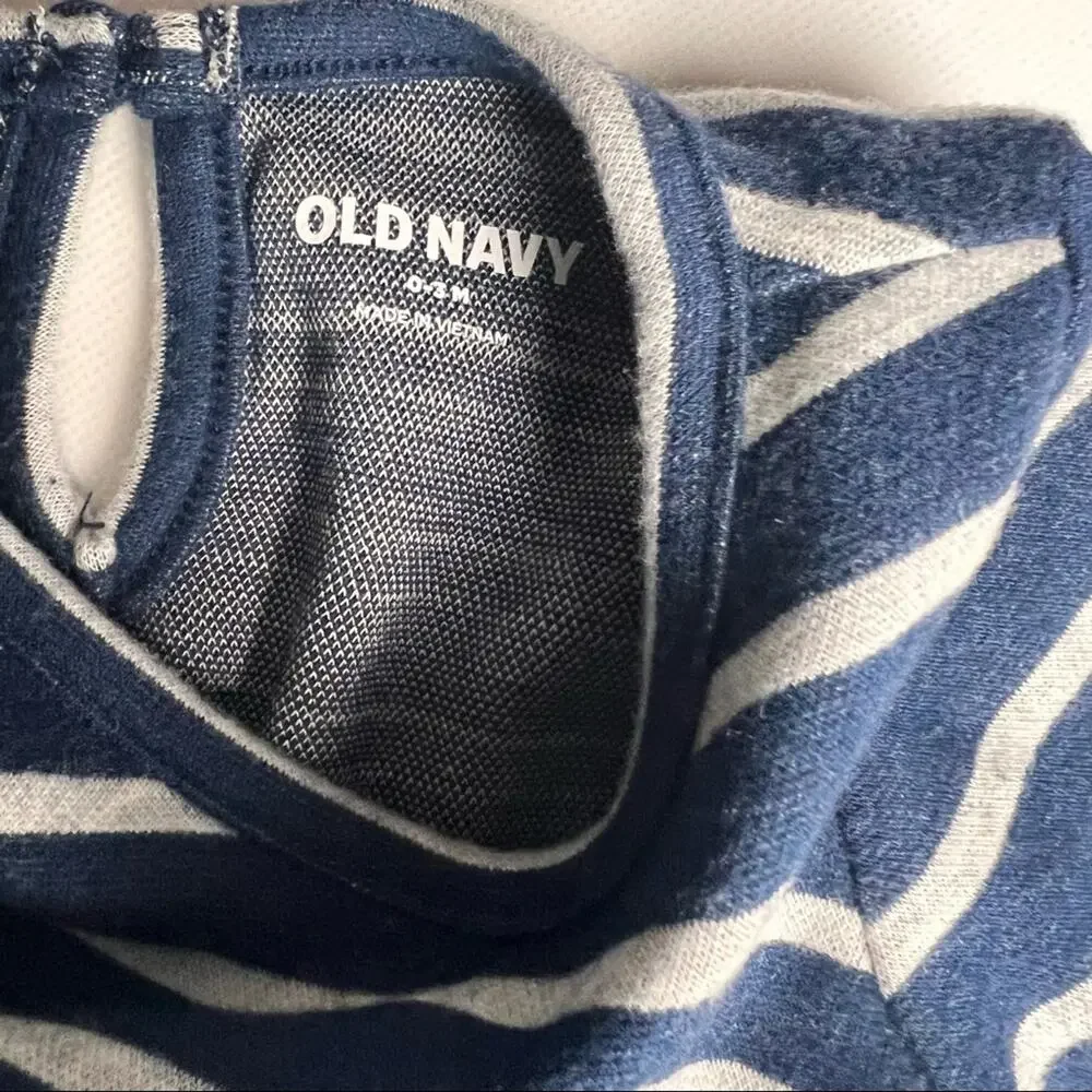 Old Navy Cozy Knit Stripe Printed Baby Jumpsuit Sz 0-3M